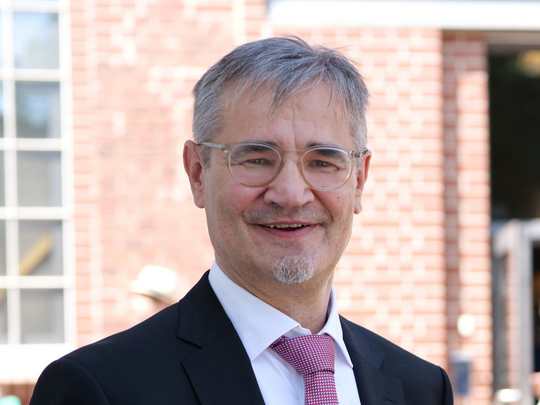 Bild von Andreas Linke, ehemaliger Geschäftsführer des Immanuel Klinikums Bernau Herzzentrum Brandenburg Bild von Andreas Linke, ehemaliger Geschäftsführer des Immanuel Klinikums Bernau Herzzentrum Brandenburg